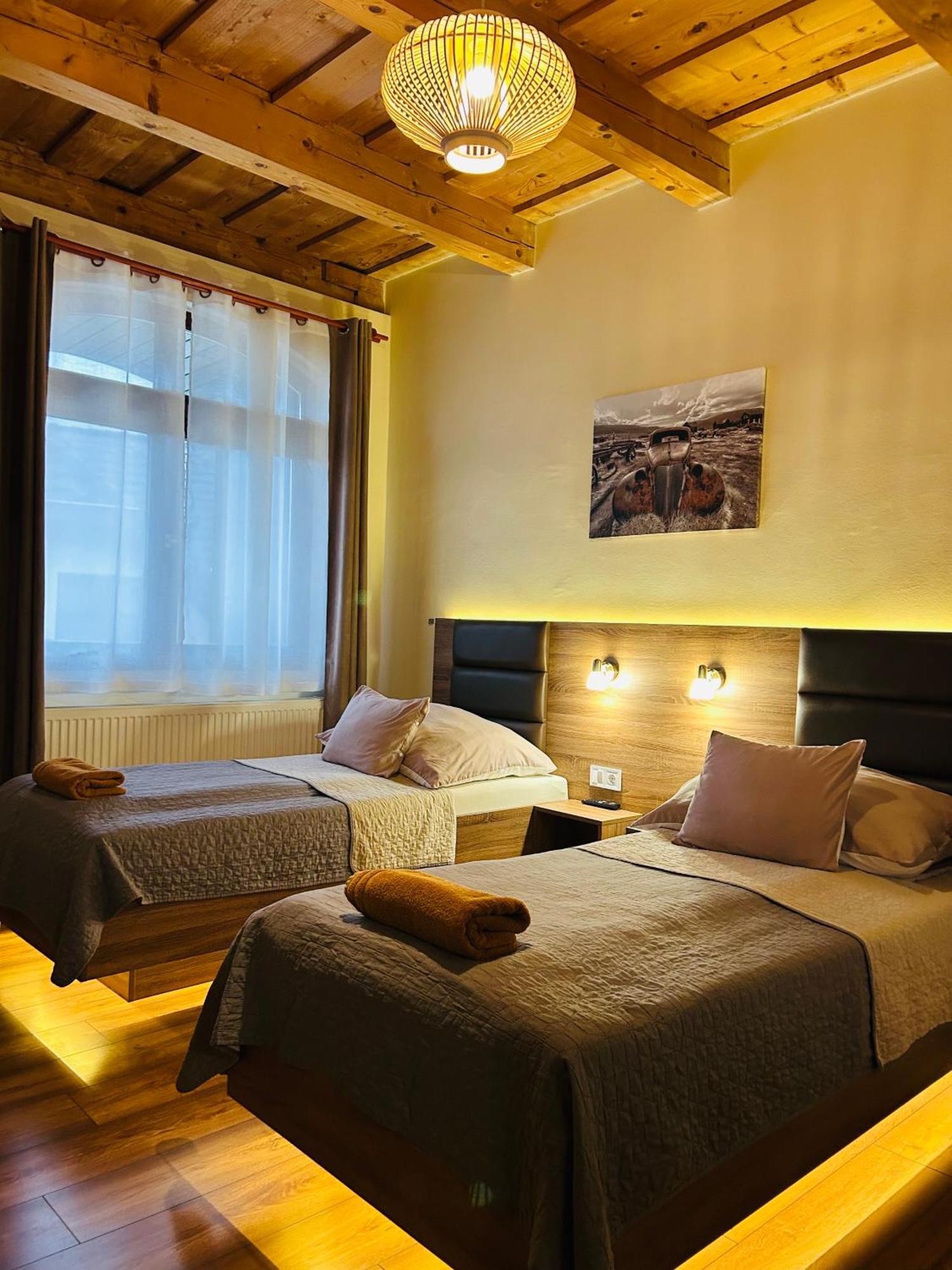 Harmonia Vendeghaz Hotel มิชโคลซ์ ภายนอก รูปภาพ