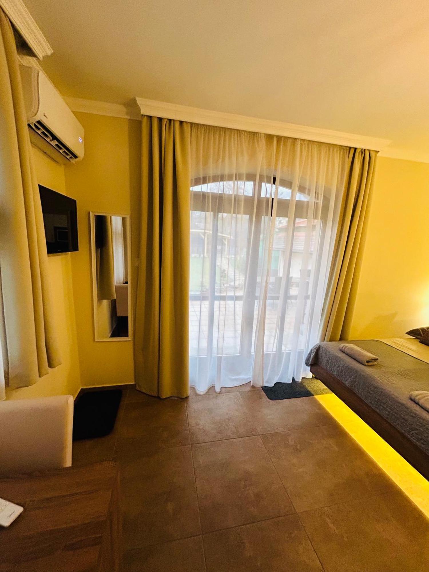 Harmonia Vendeghaz Hotel มิชโคลซ์ ภายนอก รูปภาพ