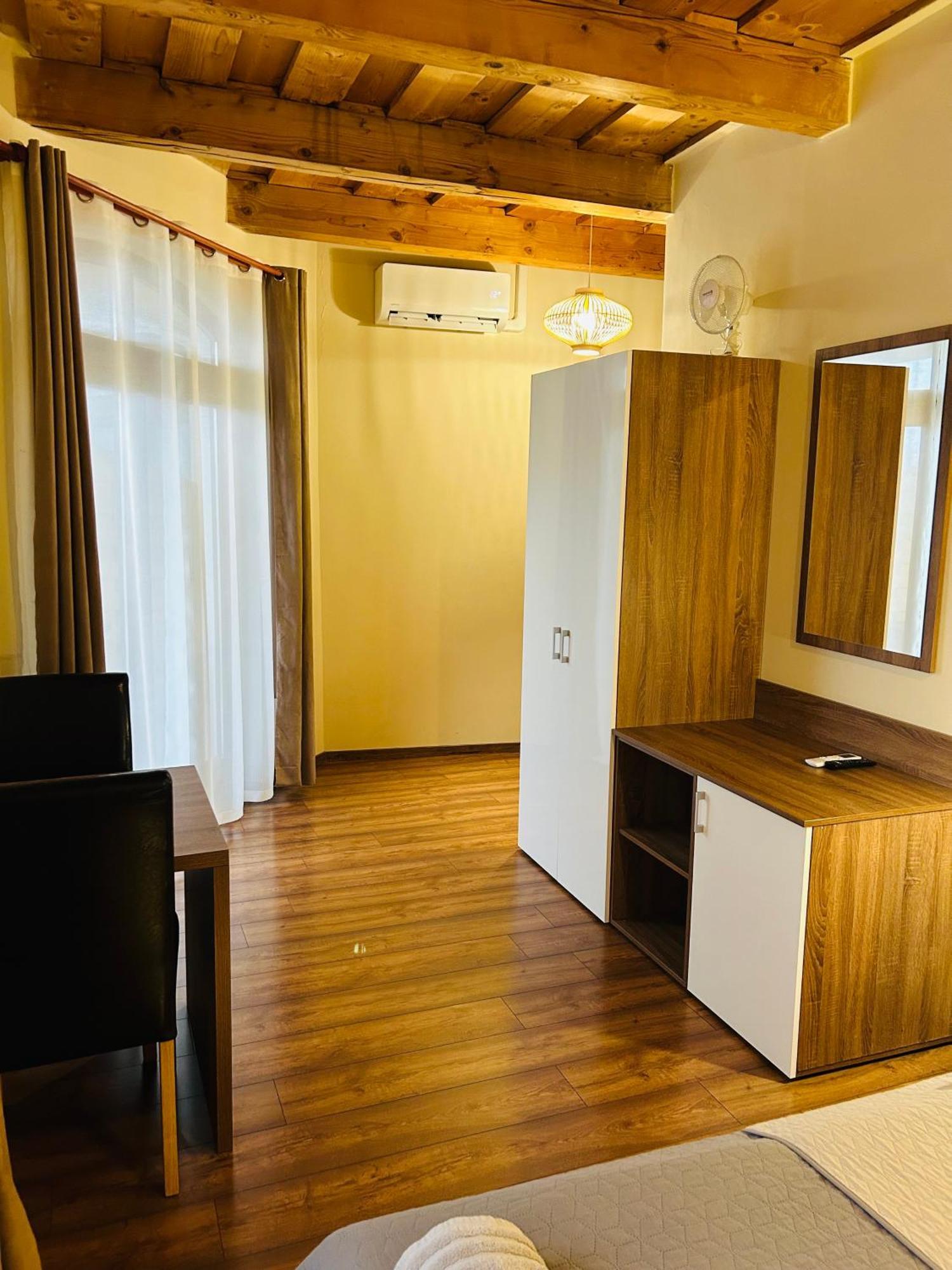 Harmonia Vendeghaz Hotel มิชโคลซ์ ภายนอก รูปภาพ