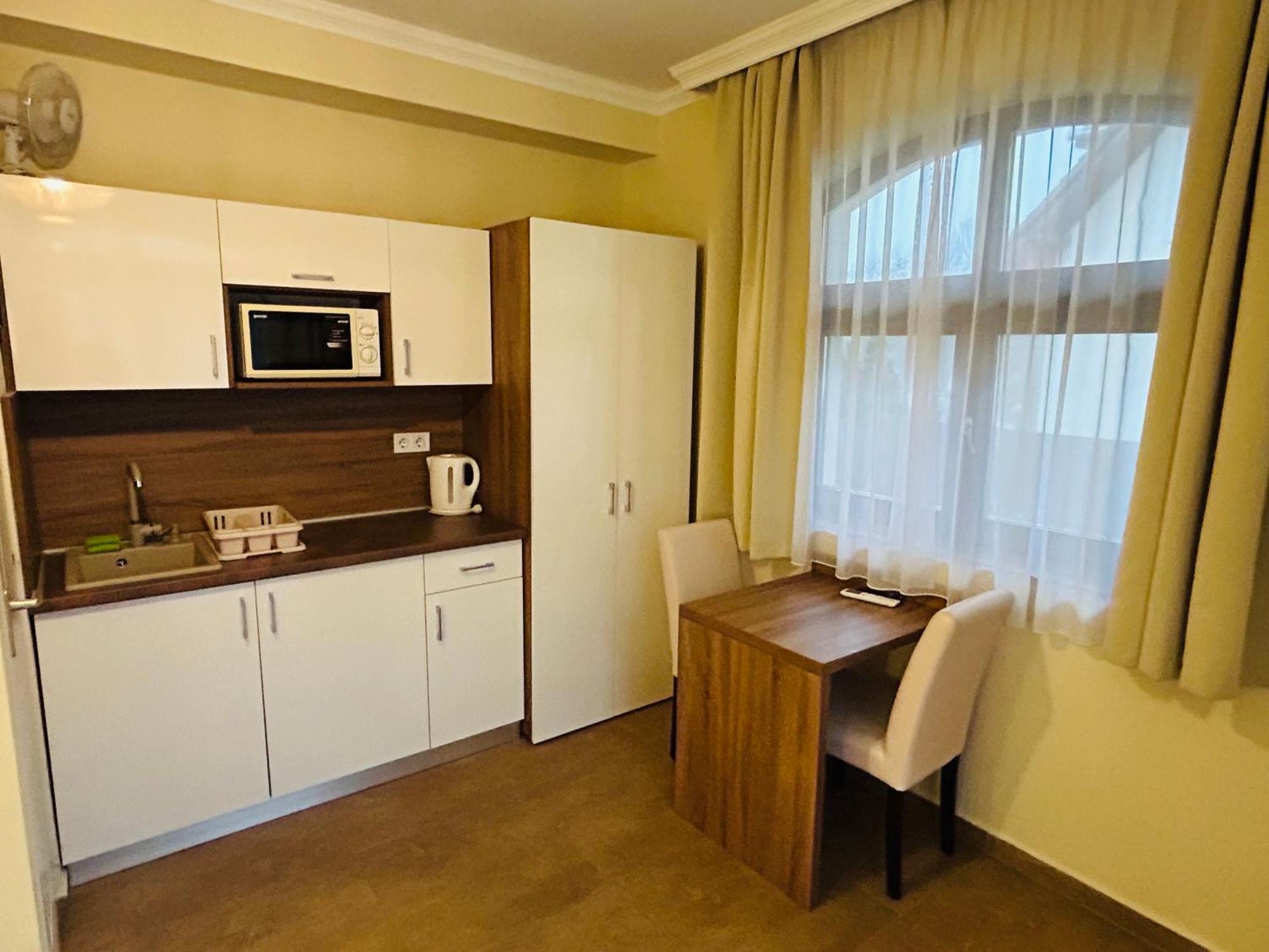 Harmonia Vendeghaz Hotel มิชโคลซ์ ภายนอก รูปภาพ