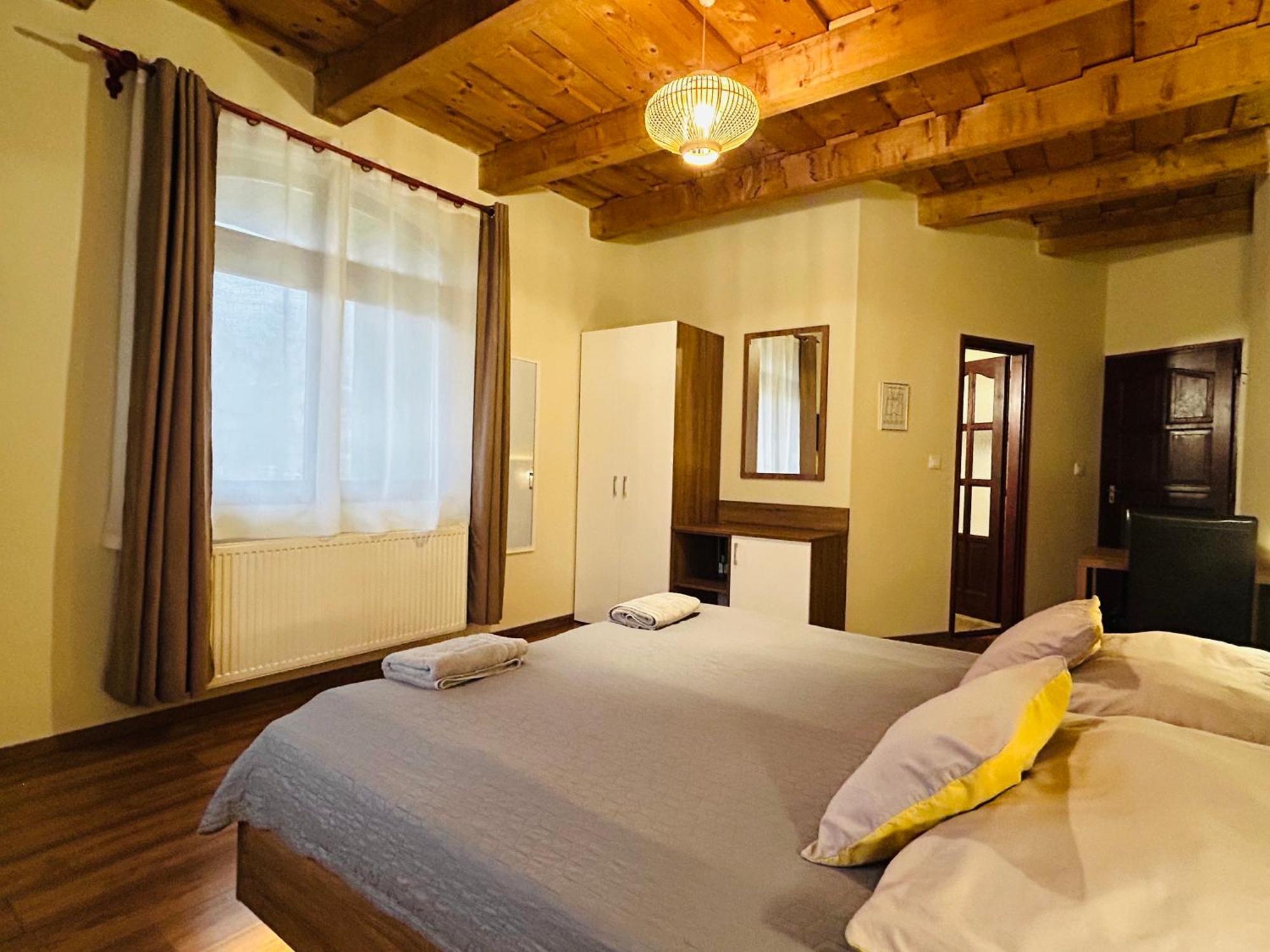 Harmonia Vendeghaz Hotel มิชโคลซ์ ภายนอก รูปภาพ
