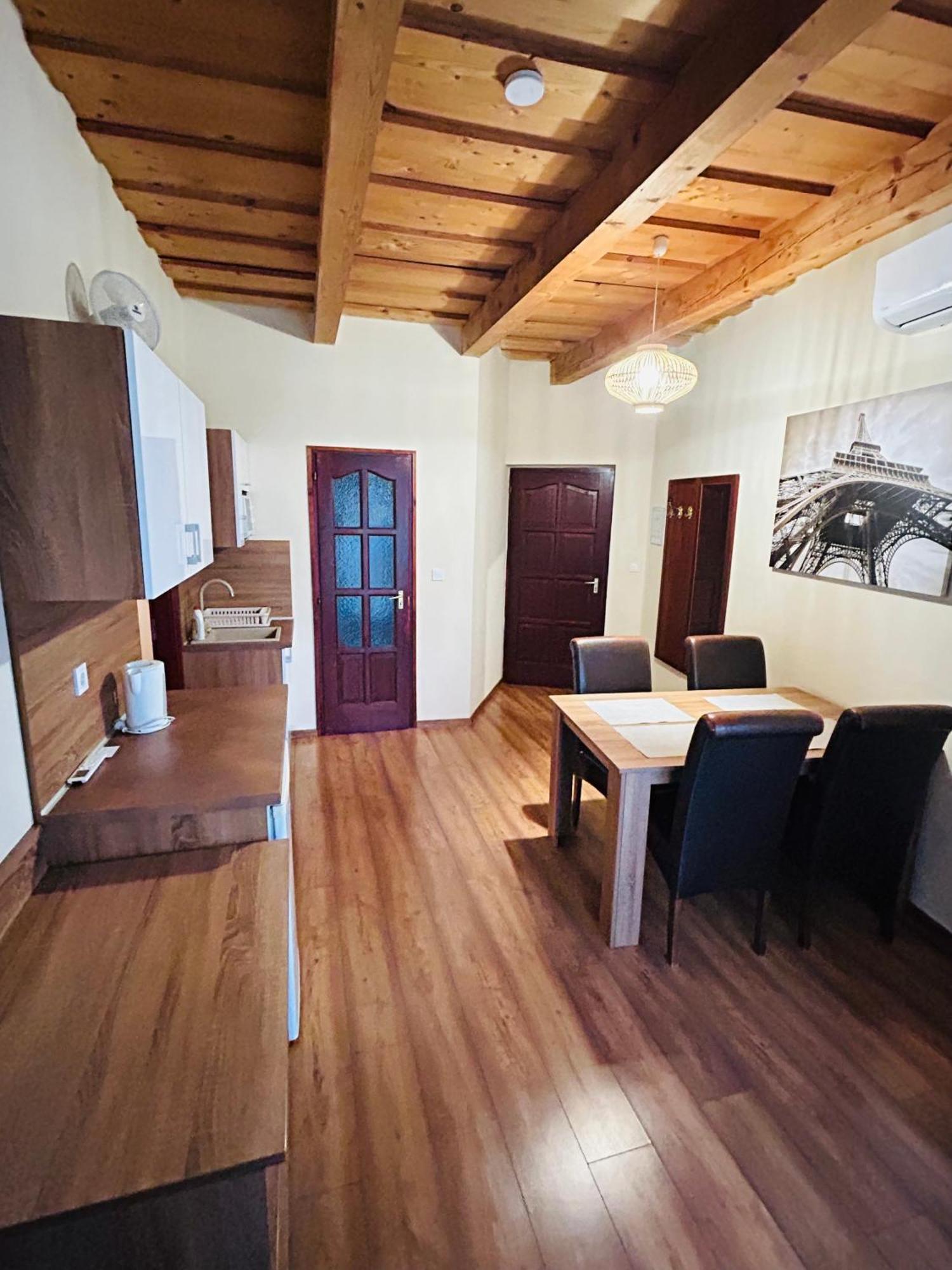 Harmonia Vendeghaz Hotel มิชโคลซ์ ภายนอก รูปภาพ