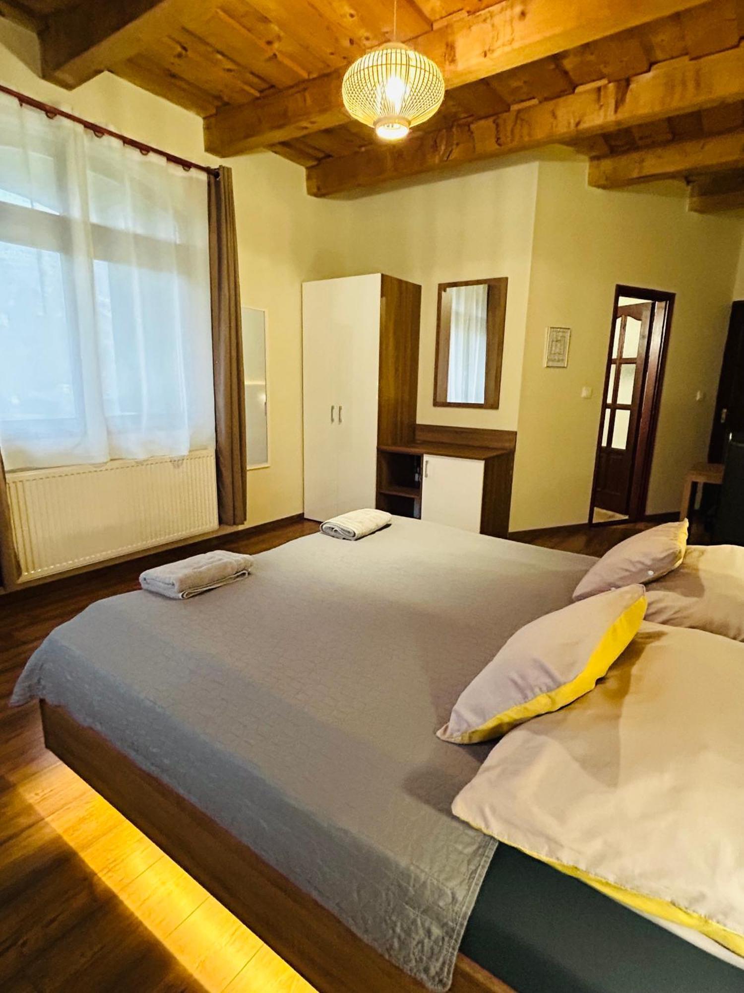 Harmonia Vendeghaz Hotel มิชโคลซ์ ภายนอก รูปภาพ